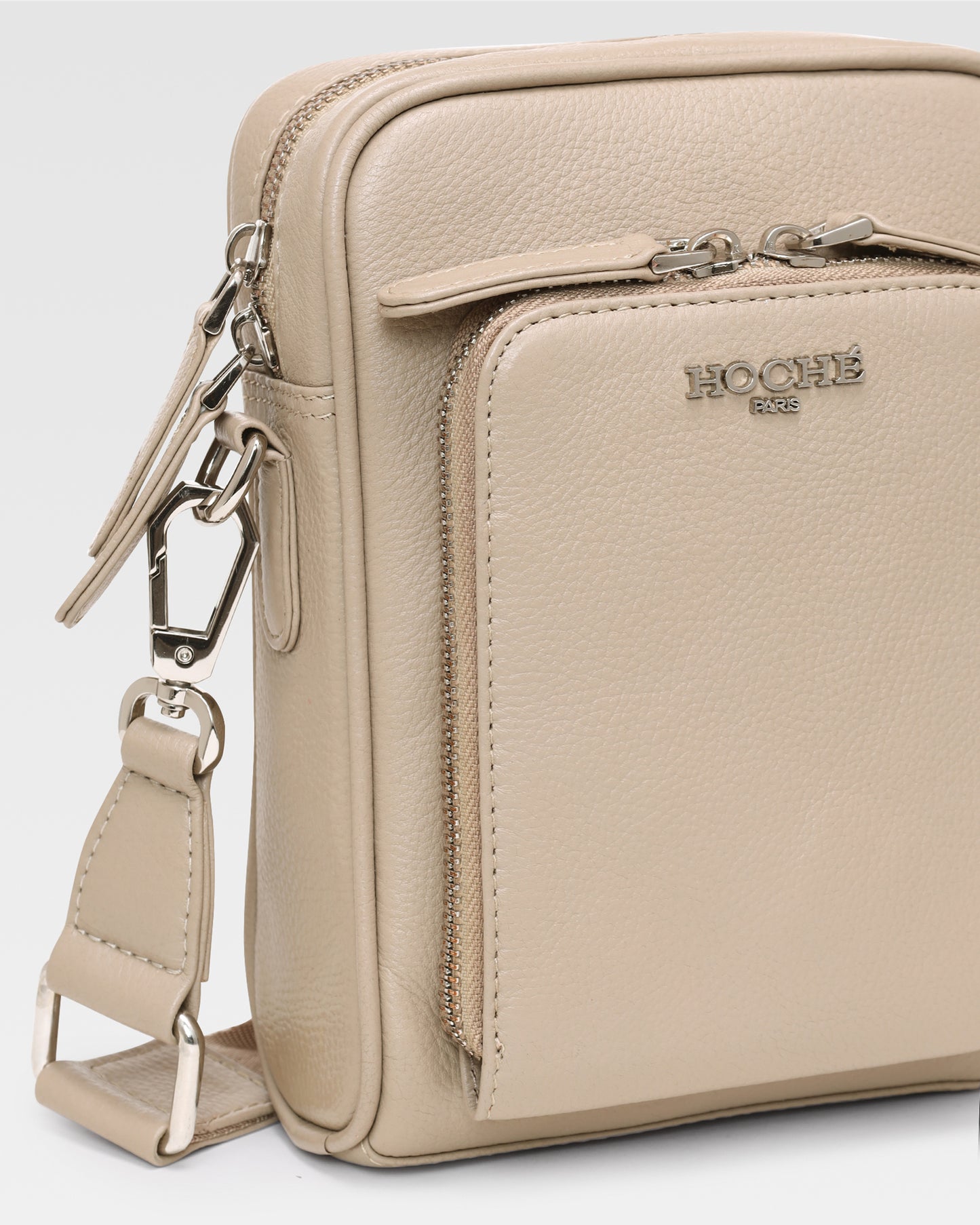 GRANDEUR SLING BAG