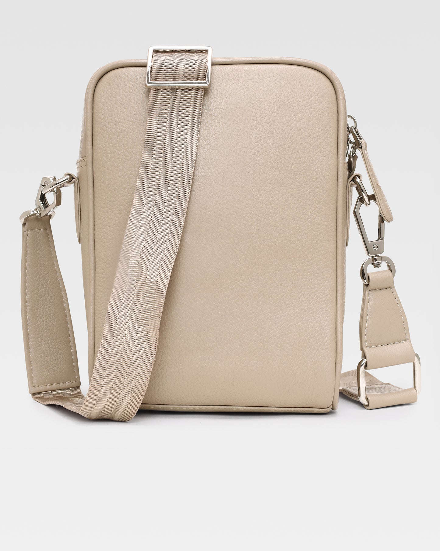 GRANDEUR SLING BAG